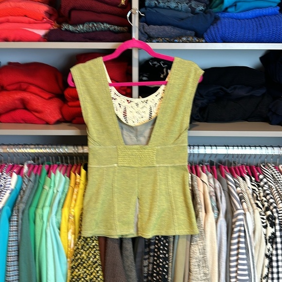 Free People green with cream lace v back sleeveless top size S - Picture 3 of 3